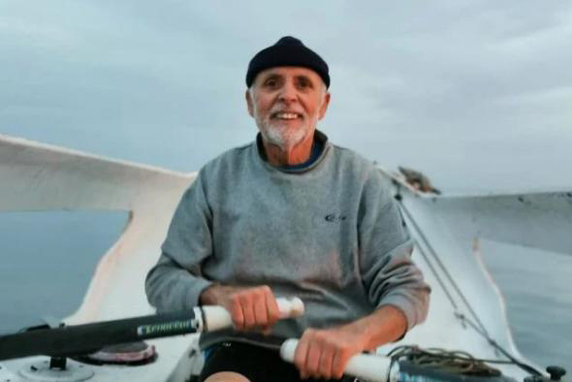 法国探险家单独划船横渡大西洋中途去世 享年75岁