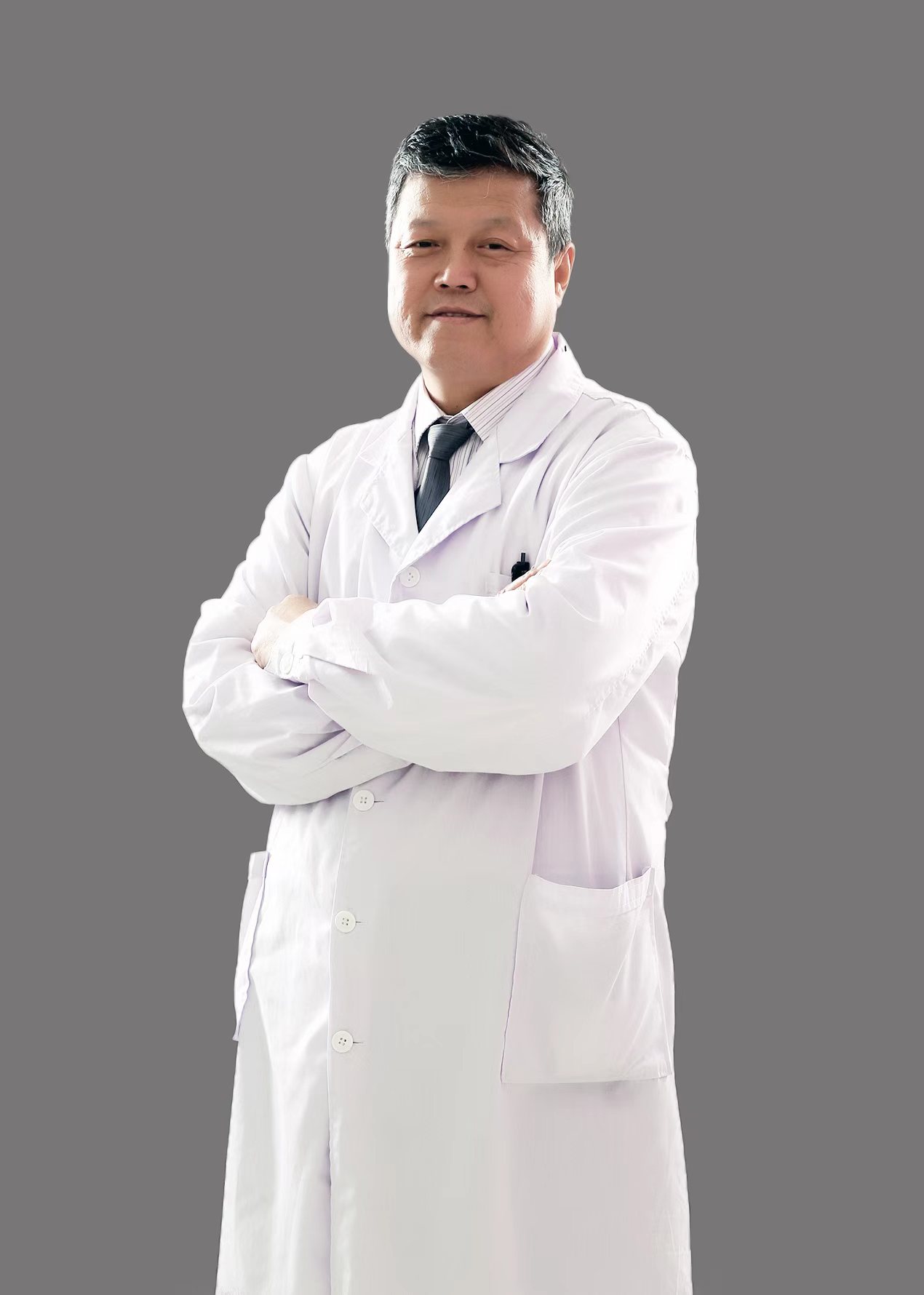 医生简介:王健,口腔专家,主治医师,毕业于哈尔滨职工医学院.