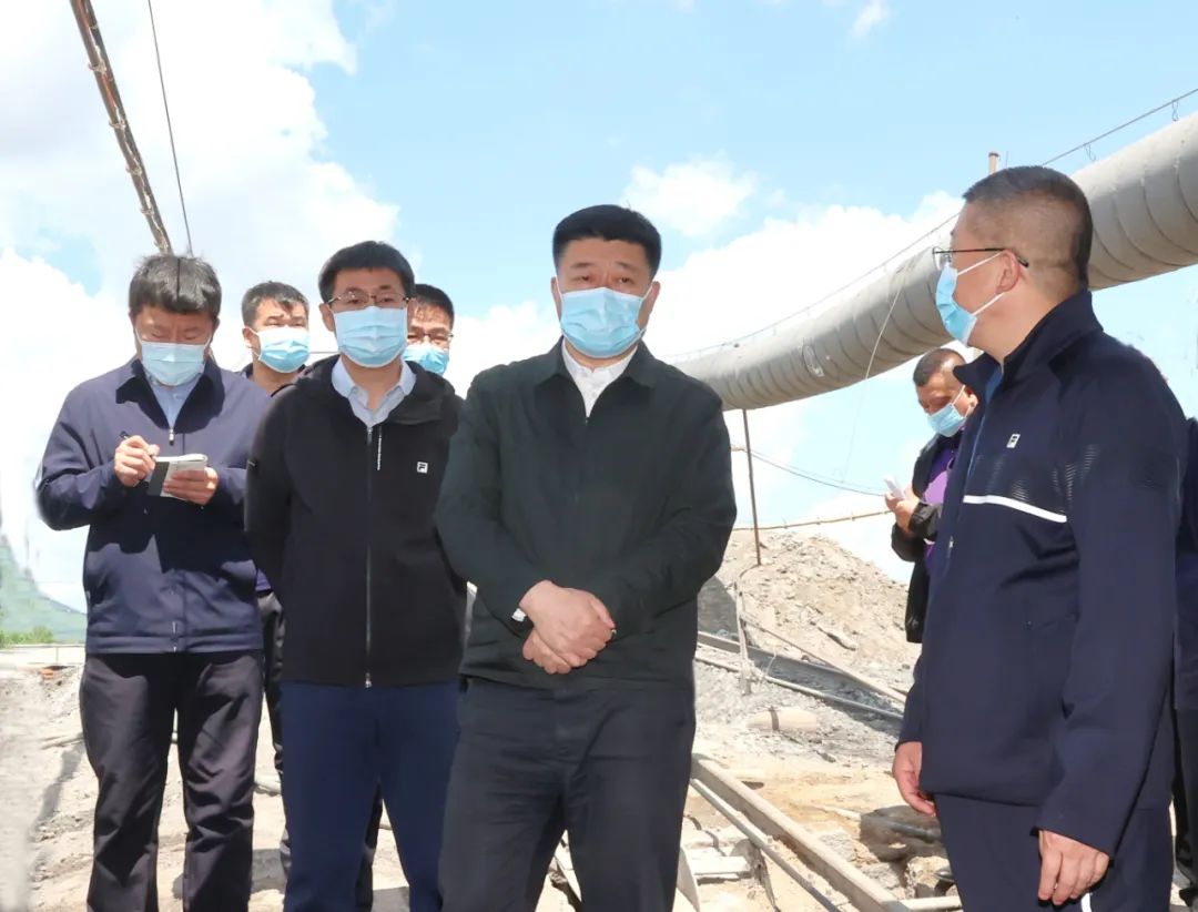 鲁长友深入鸡东县城子河区部分煤矿企业调研检查安全生产和疫情防控