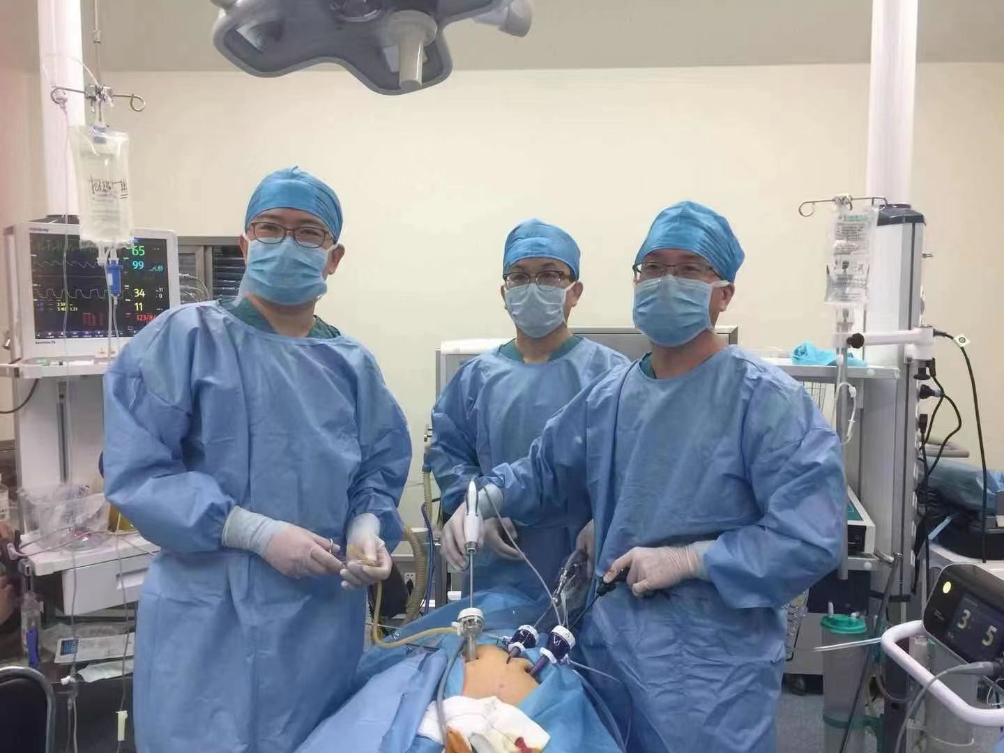 12岁少年右睾竟藏在腹股沟内黑龙江省医院引降固定让睾丸重回右阴囊