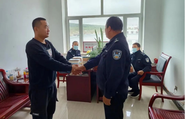 师徒结对传帮带续写公安新篇章丨伊春市汤旺县公安局开展师徒结对活动