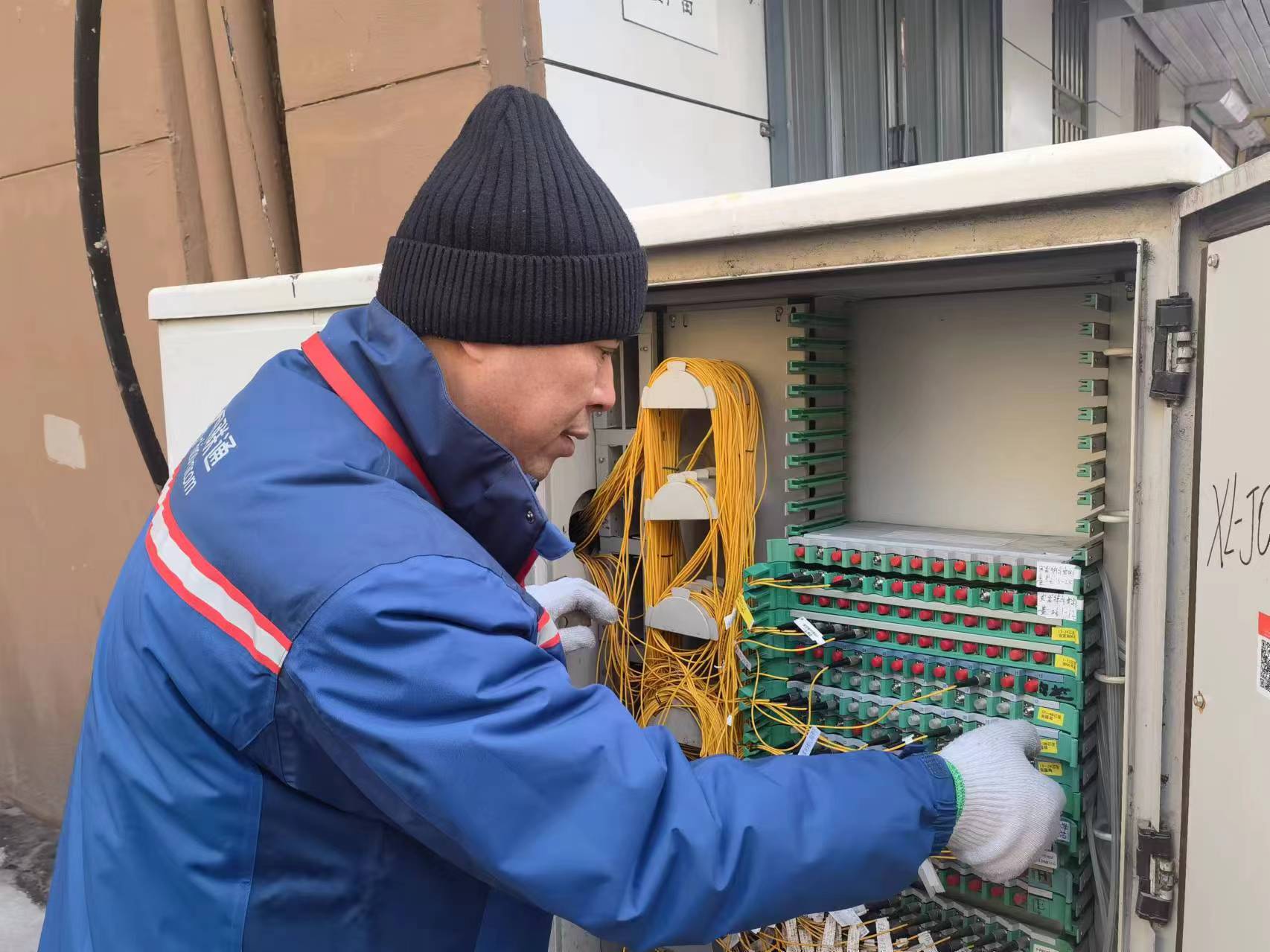 龙江人的龙年心愿丨中国联通智家工程师霍玉录服务安字片18年的老师傅