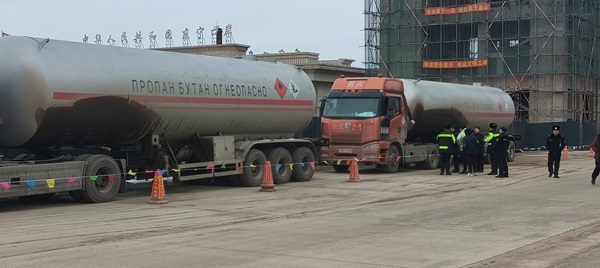 40吨俄罗斯液化石油气从东宁口岸入境