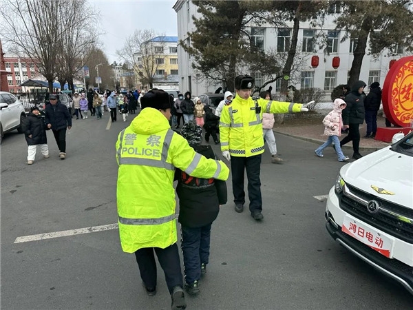 伊春市大箐山县公安局强化三个举措筑牢校园安全屏障