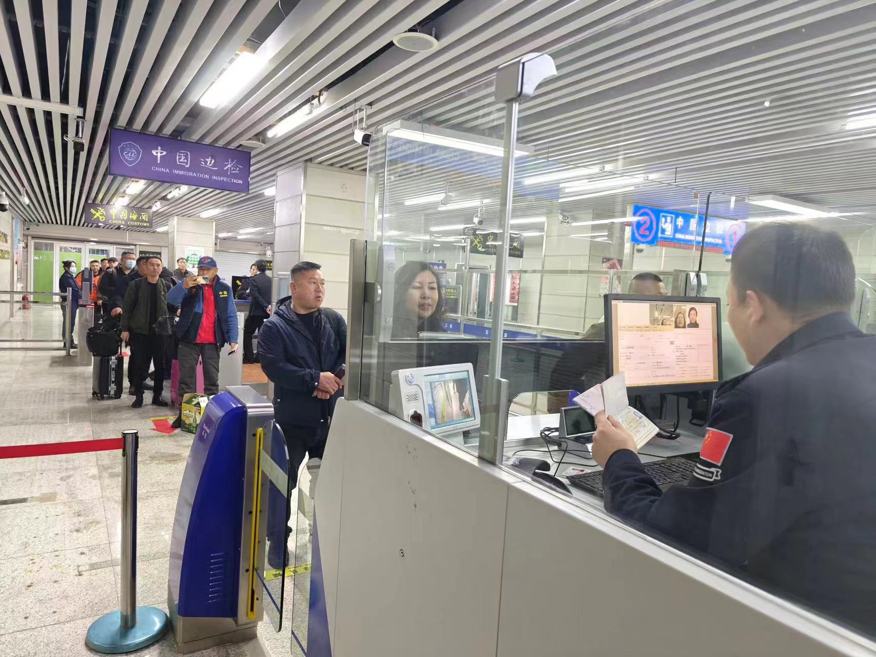 东宁边检站全力做好口岸恢复客运通关保障工作-东北网黑龙江-东北网