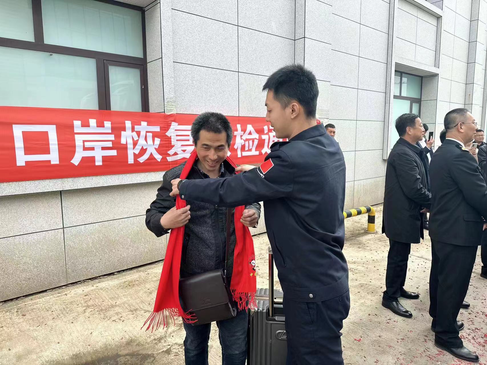 东宁边检站全力做好口岸恢复客运通关保障工作-东北网黑龙江-东北网