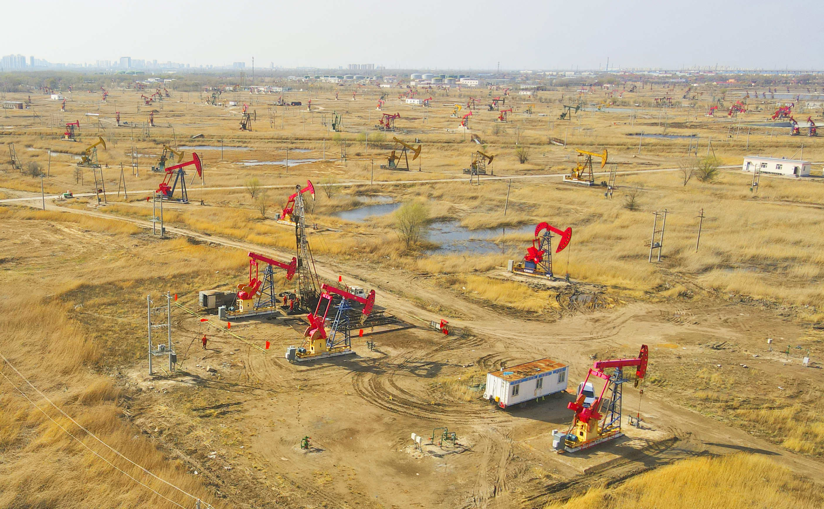 中国石油大庆油田南一区西部"压舱石工程" 日产原油水平突破4000吨-东