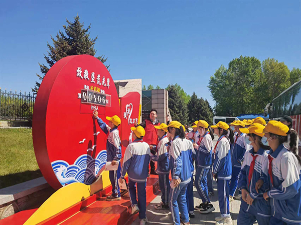 据悉,在活动期间,这个农场向全体游客执行免门票优惠政策,特别推出了