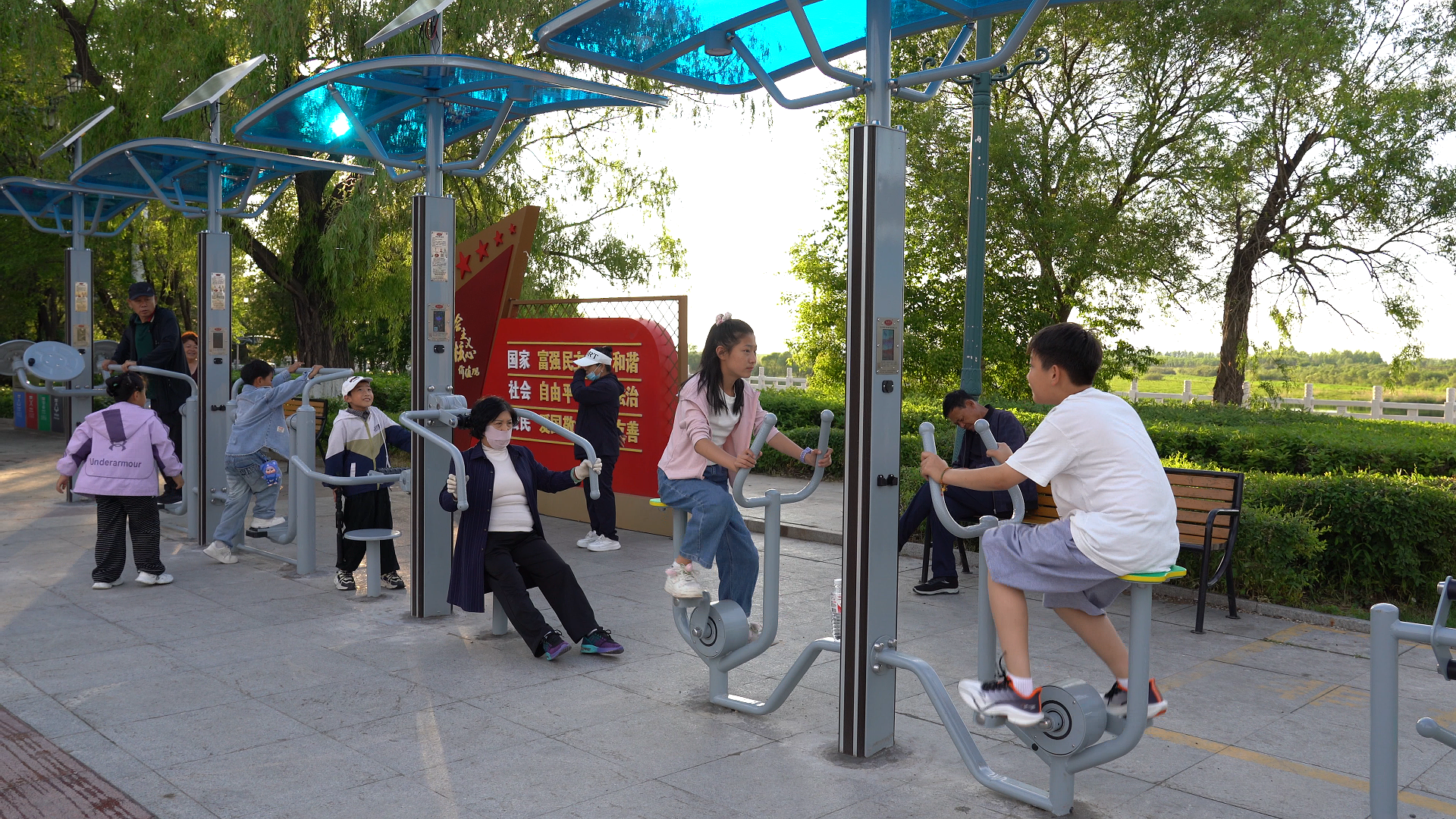 Tongjiang：智能设备推出了“ 15分钟健身圈”，再