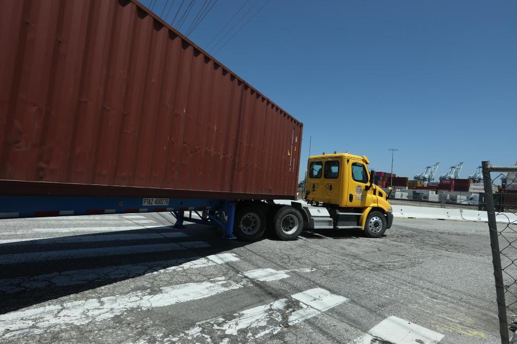 特朗普关税以 - 美国消费钱包开头