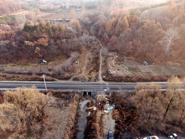 哈尔滨铁路鸡西工务段智慧利用山泉解决