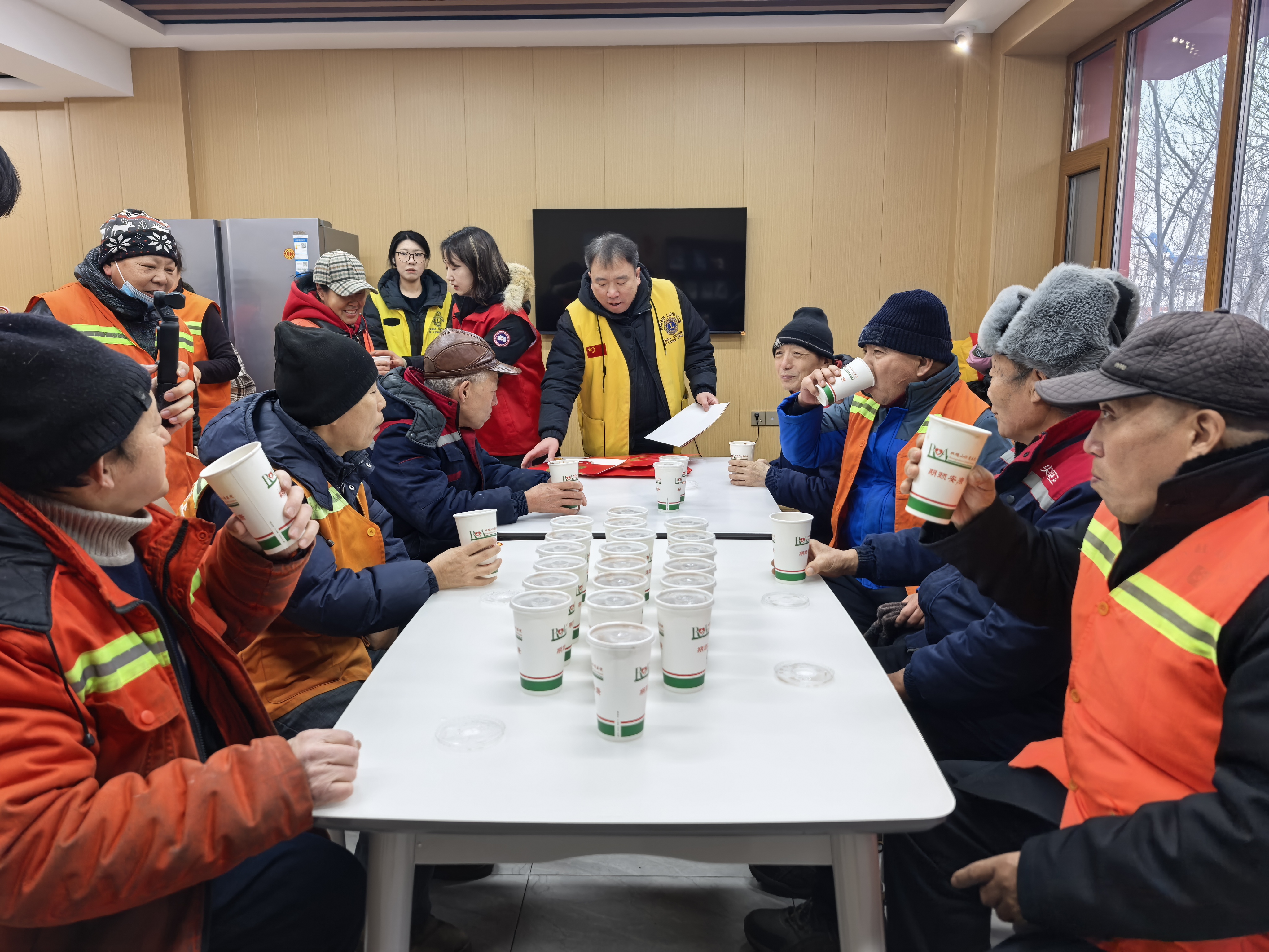 �峿ů�� ��ϵ����